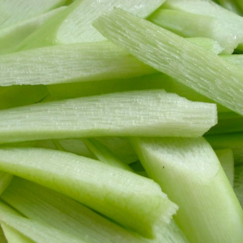 Bước 2 Sơ chế nguyên liệu khác Bún mọc chay dọc mùng (Công thực được chia sẻ bởi Tiktok Bếp chay XANH)