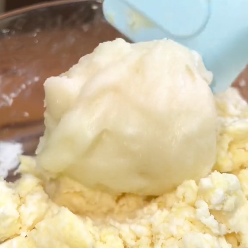 Bước 2 Trộn bột Bánh mochi donut (Công thức được chia sẻ từ Tiktok vào bếp cùng Điện máy XANH)