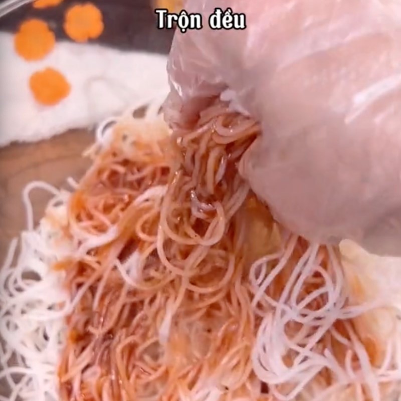 Bước 5 Trộn bún gạo Bún xào cải chua (Công thức được chia sẻ bởi Tiktok Bếp chay XANH)