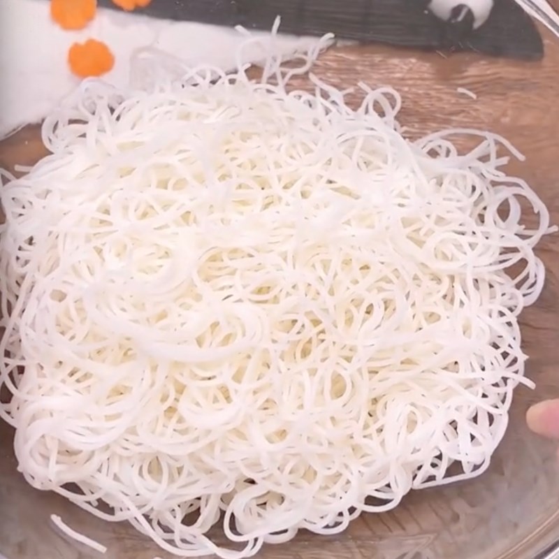 Bước 5 Trộn bún gạo Bún xào cải chua (Công thức được chia sẻ bởi Tiktok Bếp chay XANH)