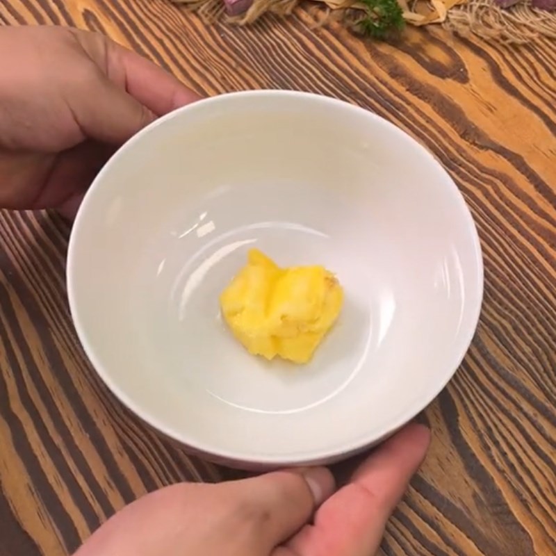 Bước 1 Trộn nhân milo Bánh mì milo (Công thức được chia sẻ từ Tiktok vào bếp cùng Điện máy XANH)