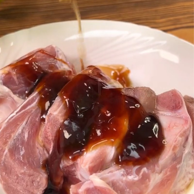 Bước 2 Ướp sườn Sườn nướng cam (Công thức được chia sẻ từ Tiktok Vào bếp cùng Điện máy XANH)