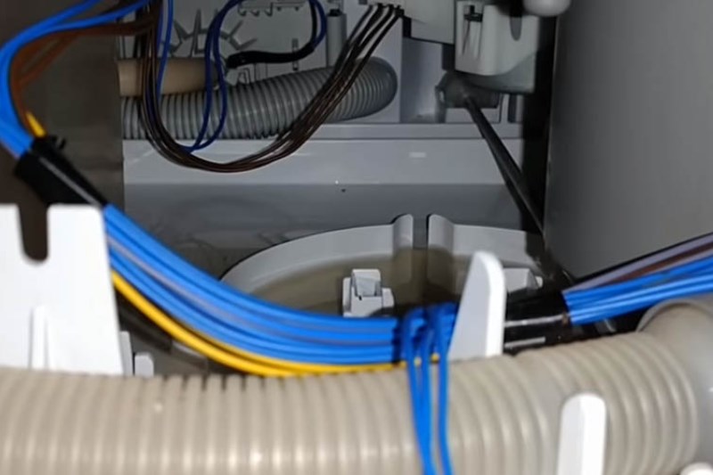 Lắp đặt đường ống dẫn nước