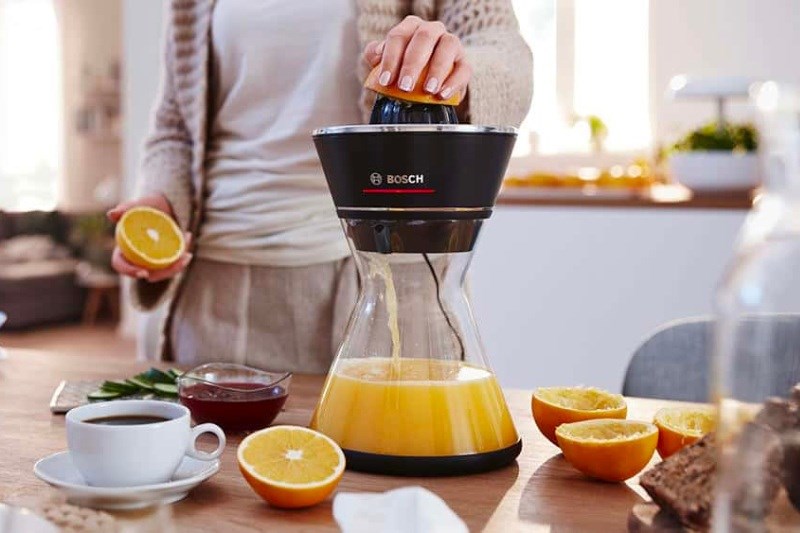 M&aacute;y vắt cam Đức c&oacute; động cơ vắt nhanh ch&oacute;ng, &iacute;t tốn sức