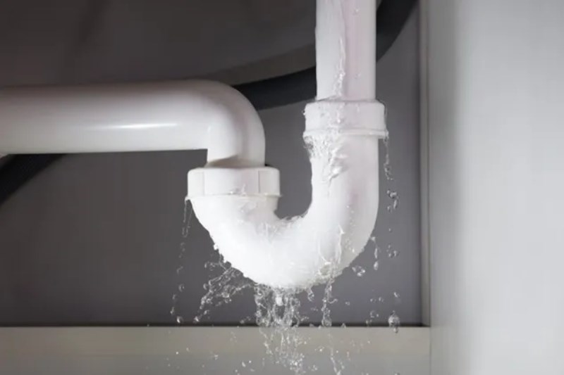 M&aacute;y lọc nước Karofi bị r&ograve; nước do lỏng c&uacute;t nối-khớp nối