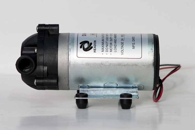 M&aacute;y lọc nước Karofi bị r&ograve; nước do m&aacute;y bơm của m&aacute;y lọc nước gặp sự cố