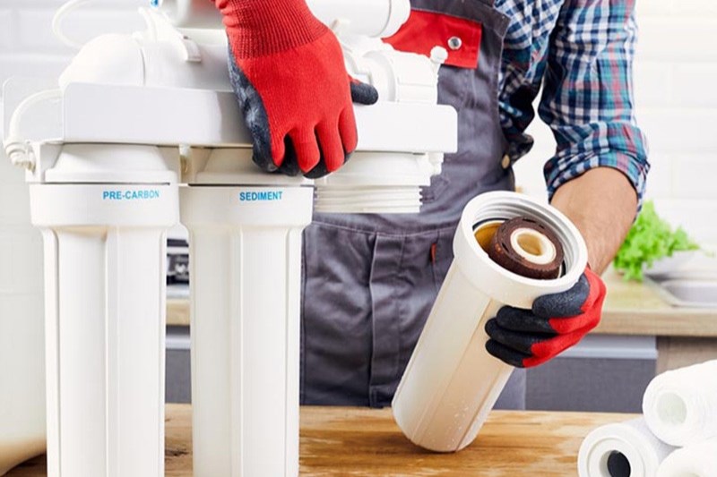 M&aacute;y lọc nước Karofi bị r&ograve; nước do l&otilde;i lọc bị tắc nghẽn