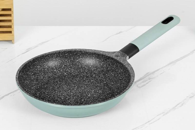 Chảo nh&ocirc;m chống d&iacute;nh v&acirc;n đ&aacute; đ&aacute;y từ 24 cm Carez FPC581DI24SN