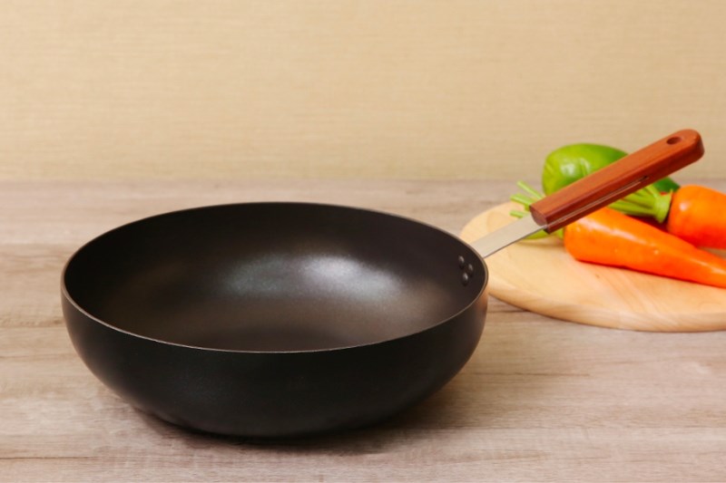 Chảo nh&ocirc;m s&acirc;u chống d&iacute;nh đ&aacute;y từ 28 cm Happycook OSWP-28IH