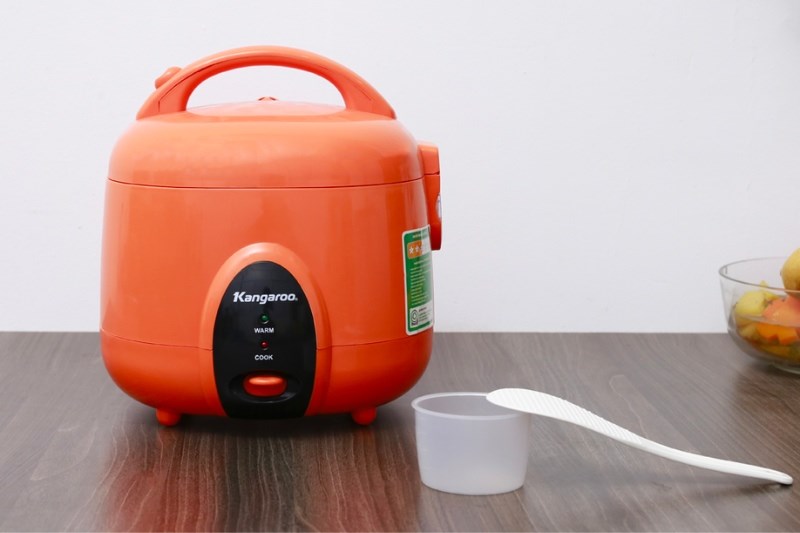 Nồi cơm nắp g&agrave;i Kangaroo 1.2 l&iacute;t KG826S