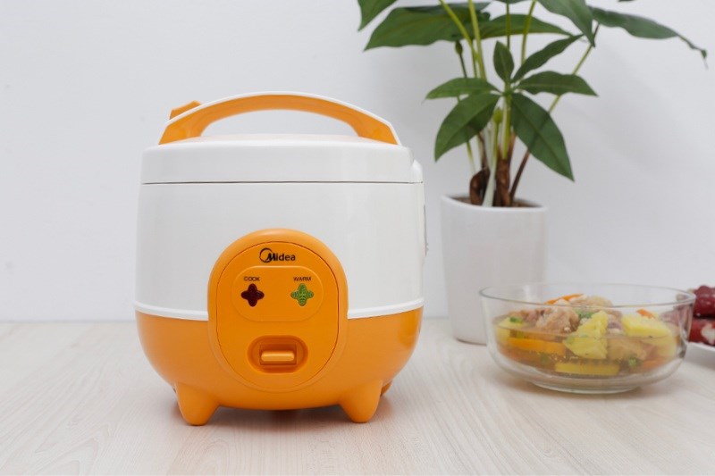 Nồi cơm nắp g&agrave;i Midea 0.6 l&iacute;t MR-CM06SD