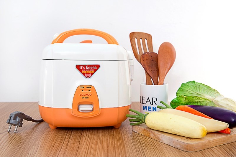 Nồi cơm nắp g&agrave;i Cuckoo 0.5 l&iacute;t CR-0331