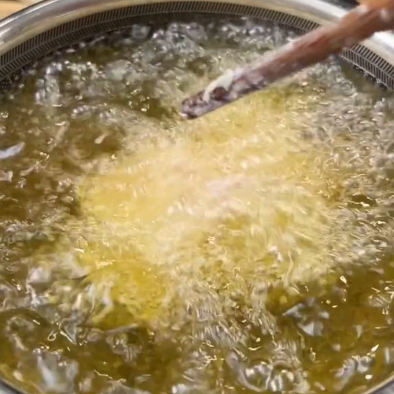 Bước 2 Chiên cá Cá diêu hồng sốt cam (Công thức được chia sẻ từ Tiktok vào bếp cùng Điện máy XANH)