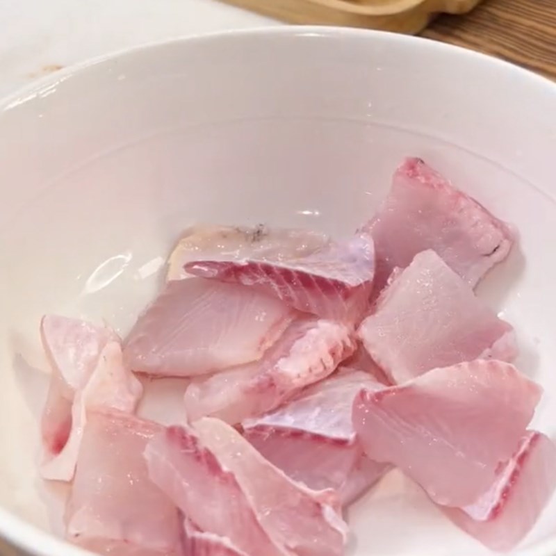 Bước 2 Chiên cá Cá diêu hồng sốt cam (Công thức được chia sẻ từ Tiktok vào bếp cùng Điện máy XANH)