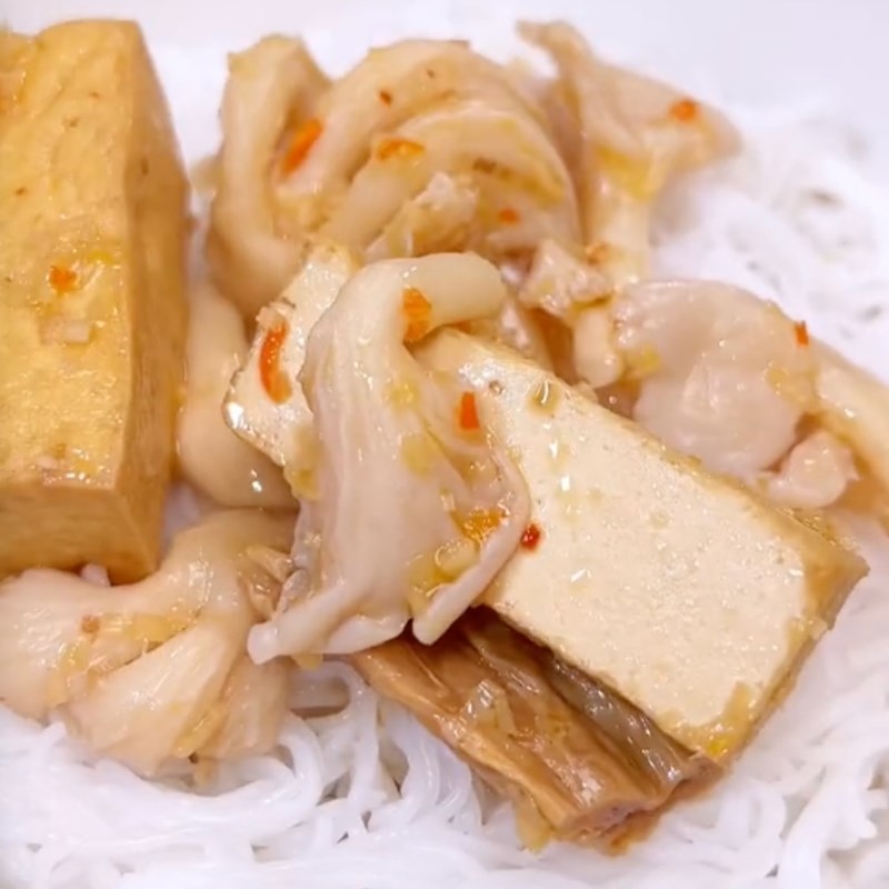 Bước 5 Hoàn thành Bún gỏi già chay (Công thức được chia sẻ bởi Tiktok Bếp chay XANH)