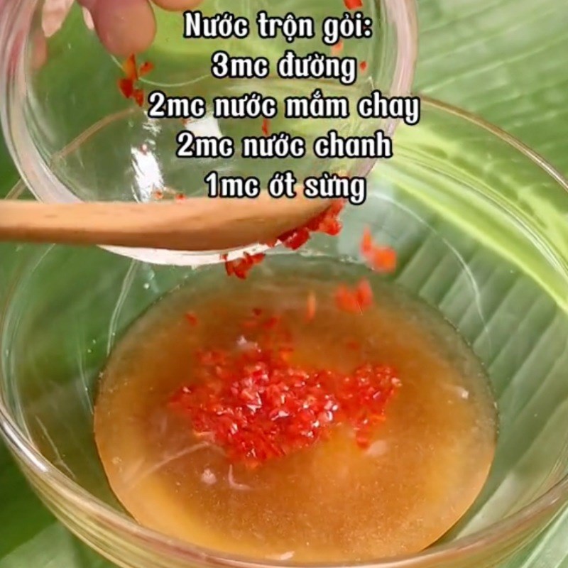 Bước 2 Làm nước trộn gỏi Gỏi hoa chuối trộn nấm đùi gà