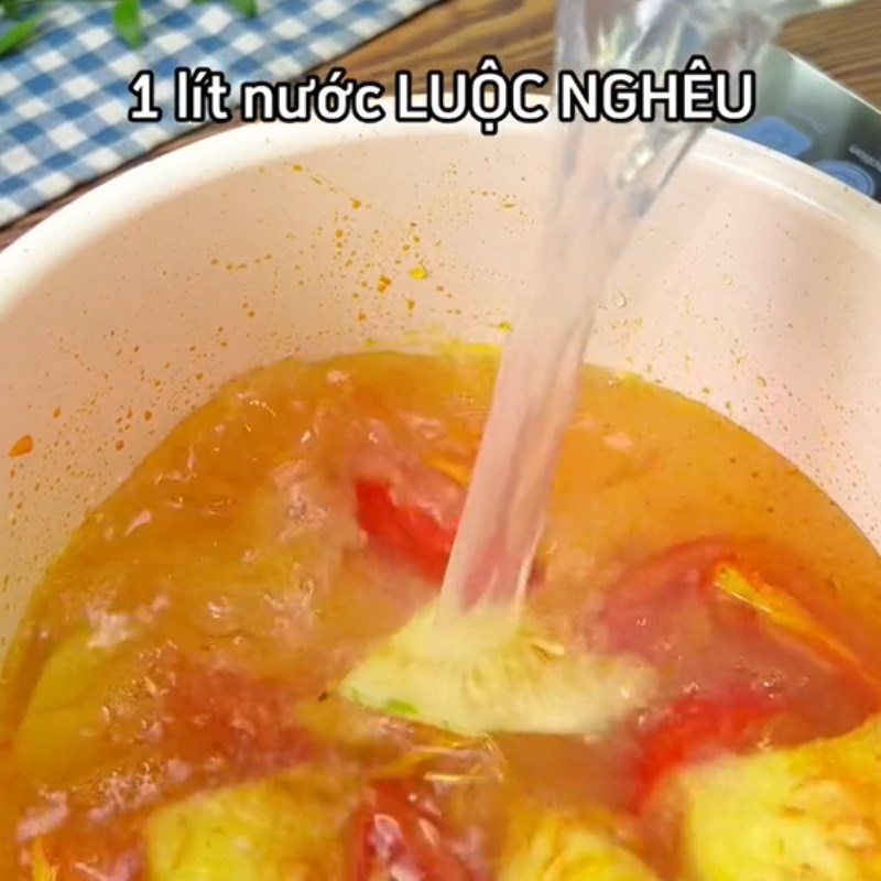 Bước 3 Nấu nước dùng Bún nghêu chua cay (Công thức được chia sẻ từ Tiktok Vào bếp cùng Điện máy XANH)