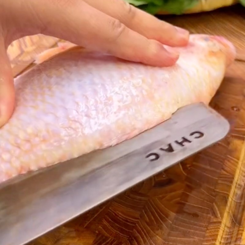 Bước 1 Sơ chế nguyên liệu Cá diêu hồng xốt cay hấp cuốn bánh tráng