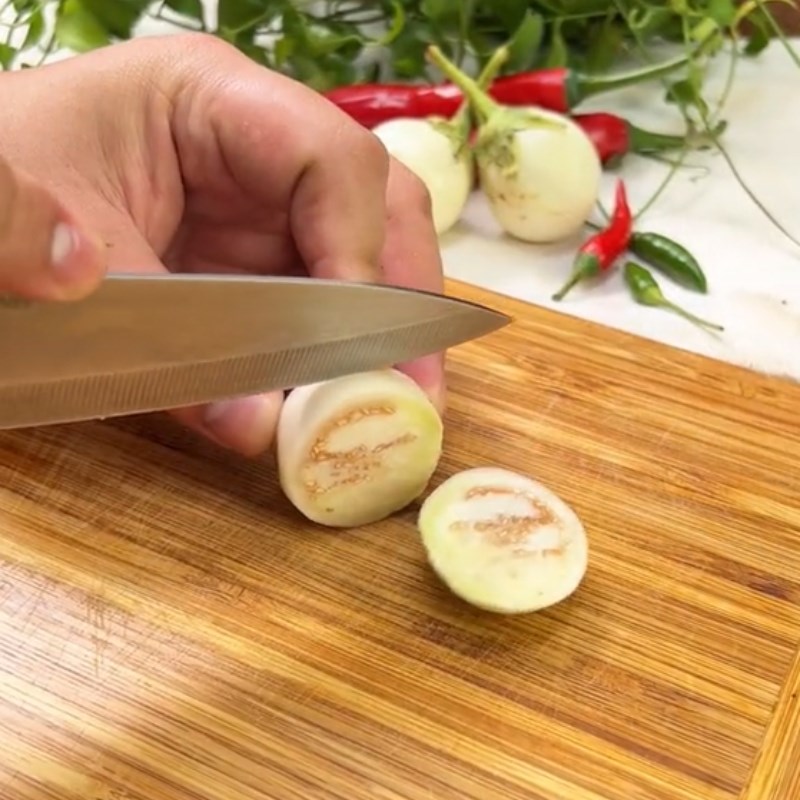 Bước 1 Sơ chế nguyên liệu Cà pháo muối kim chi (Công thức được chia sẻ từ Tiktok vào bếp cùng KitchenAZ)