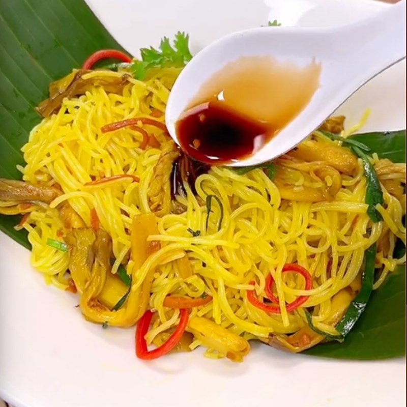 Bước 4 Thành phẩm Bún xào nghệ chay (Công thức được chia sẻ bởi Tiktok Bếp chay XANH)