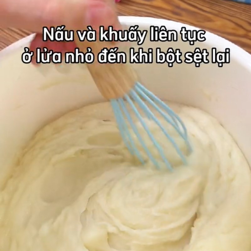 Bước 1 Trộn bột Bánh que phô mai