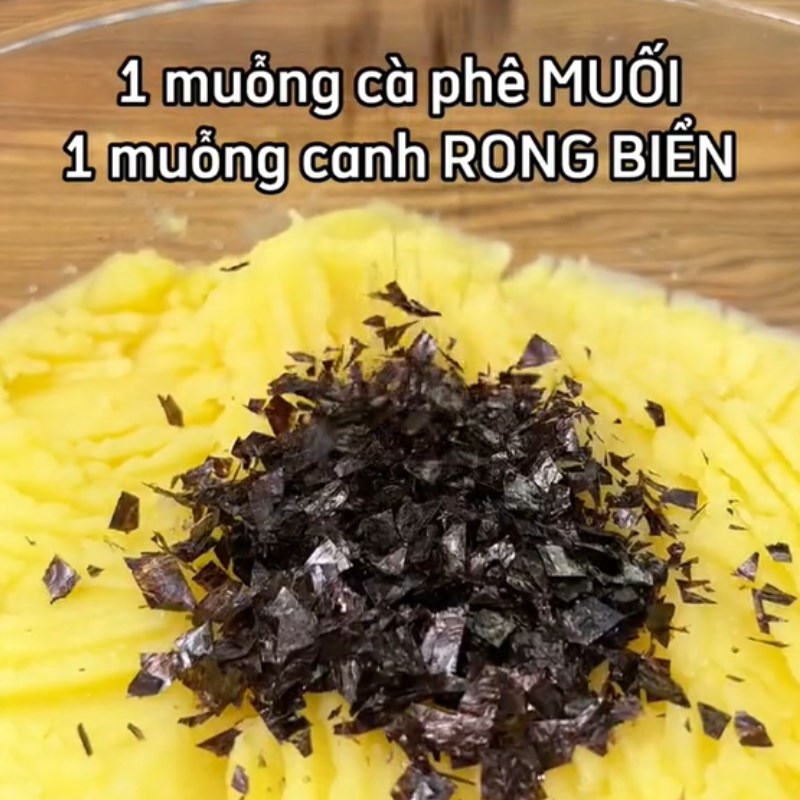 Bước 2 Trộn khoai Snack khoai tây rong biển (Công thức được chia sẻ từ Tiktok Vào bếp cùng Điện máy XANH)