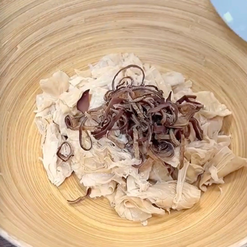 Bước 3 Trộn nhân Chả giò chay tàu hũ ky (Công thức được chia sẻ bởi Tiktok Bếp chay XANH)