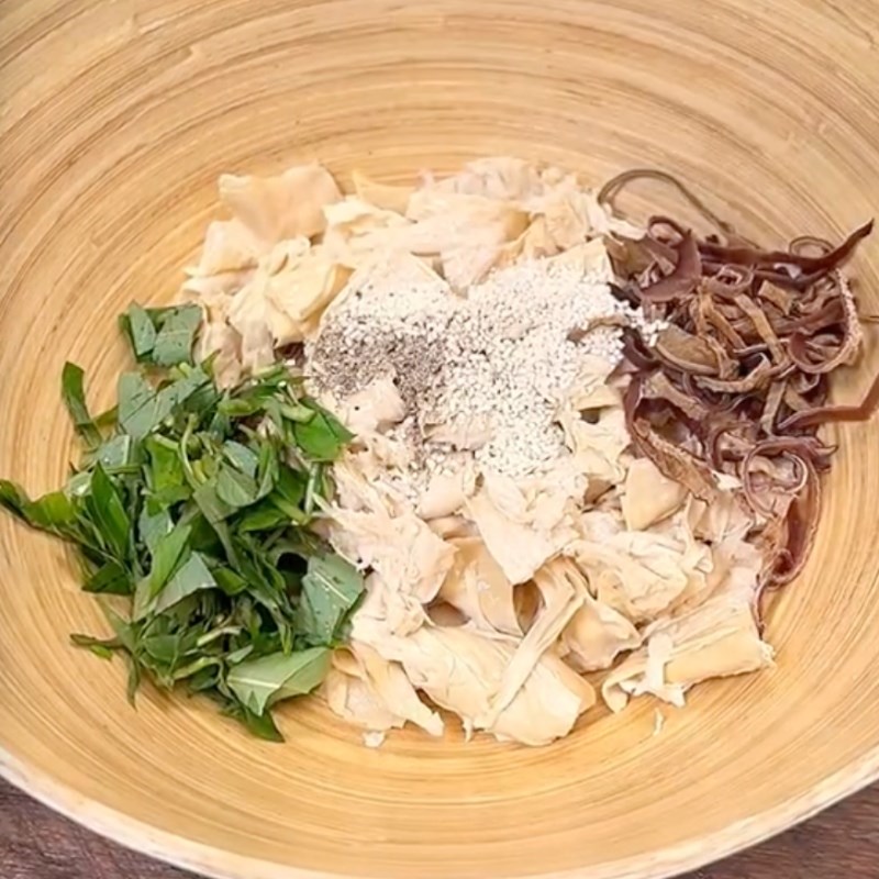 Bước 3 Trộn nhân Chả giò chay tàu hũ ky (Công thức được chia sẻ bởi Tiktok Bếp chay XANH)