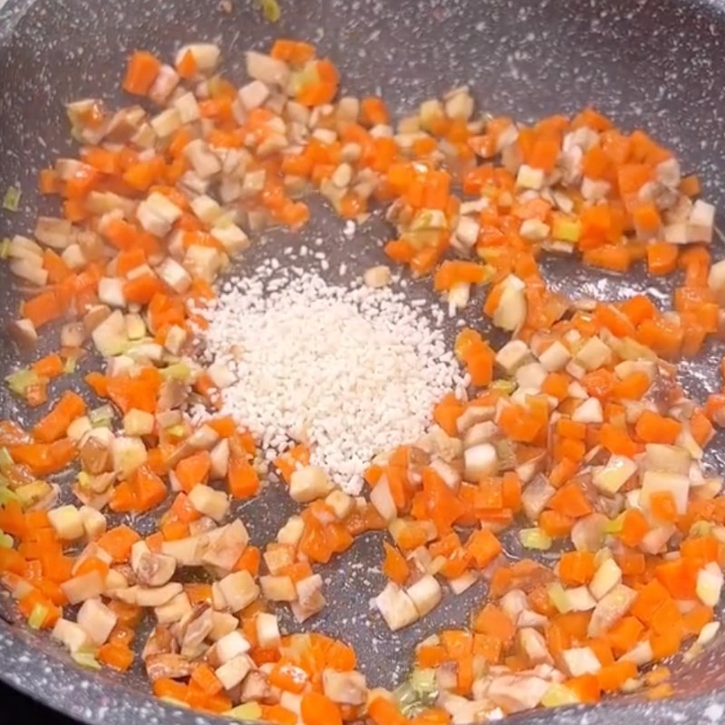 Bước 2 Xào nhân Đậu hũ hấp nấm (Công thức được chia sẻ bởi Tiktok Bếp chay XANH)