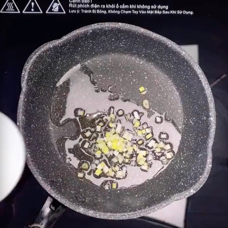 Bước 2 Xào nhân Đậu hũ hấp nấm (Công thức được chia sẻ bởi Tiktok Bếp chay XANH)