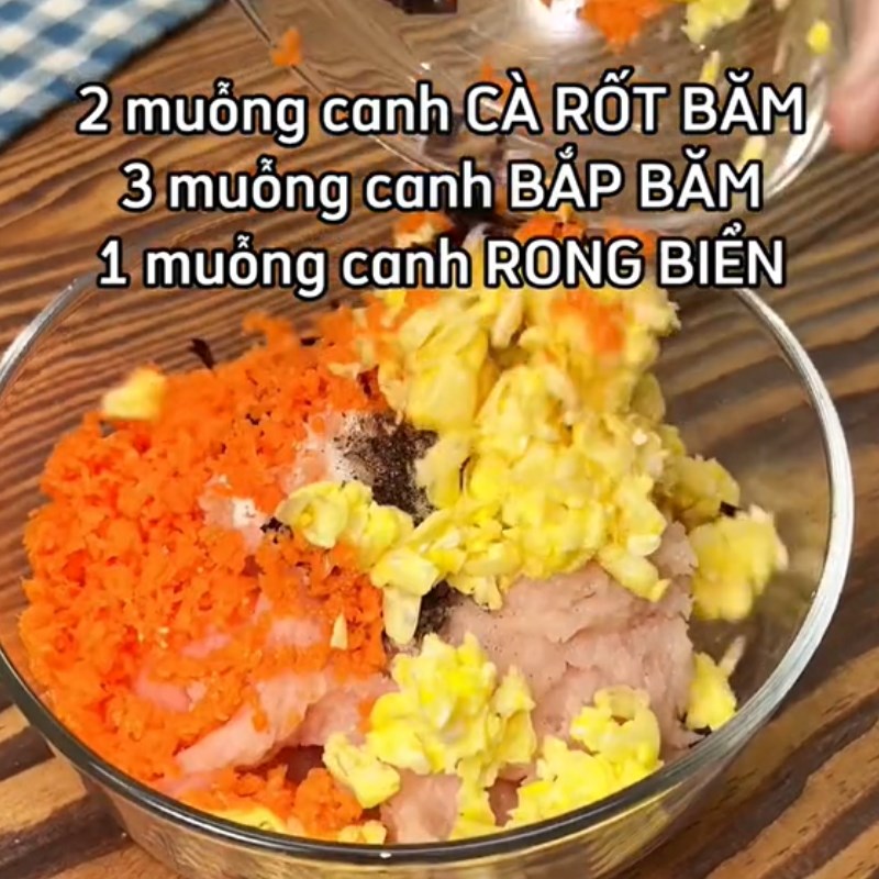 Bước 1 Xay thịt gà Gà cuộn rong biển (Công thức được chia sẻ từ Tiktok Vào bếp cùng Điện máy XANH)