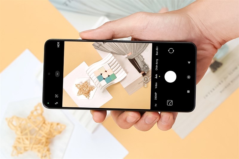 Redmi Note 13 sở hữu nhiều điểm tương đồng với các thế hệ trước Redmi Note 13 sở hữu nhiều điểm tương đồng với các thế hệ trước