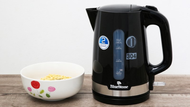 B&igrave;nh đun si&ecirc;u tốc BlueStone 1.7 l&iacute;t KTB-3417