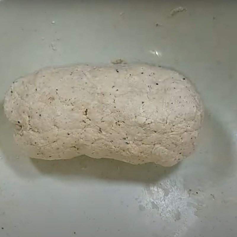 Bước 2 Nhồi hỗn hợp với bột Cá lóc chay bằng hem chay (ham chay)