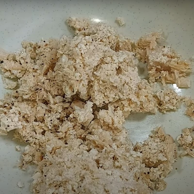 Bước 2 Nhồi hỗn hợp với bột Cá lóc chay bằng hem chay (ham chay)