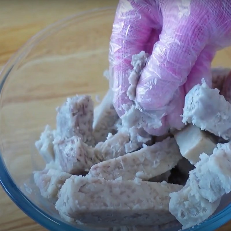 Bước 3 Làm nhân khoai môn Bánh trung thu mochi khoai môn trứng muối