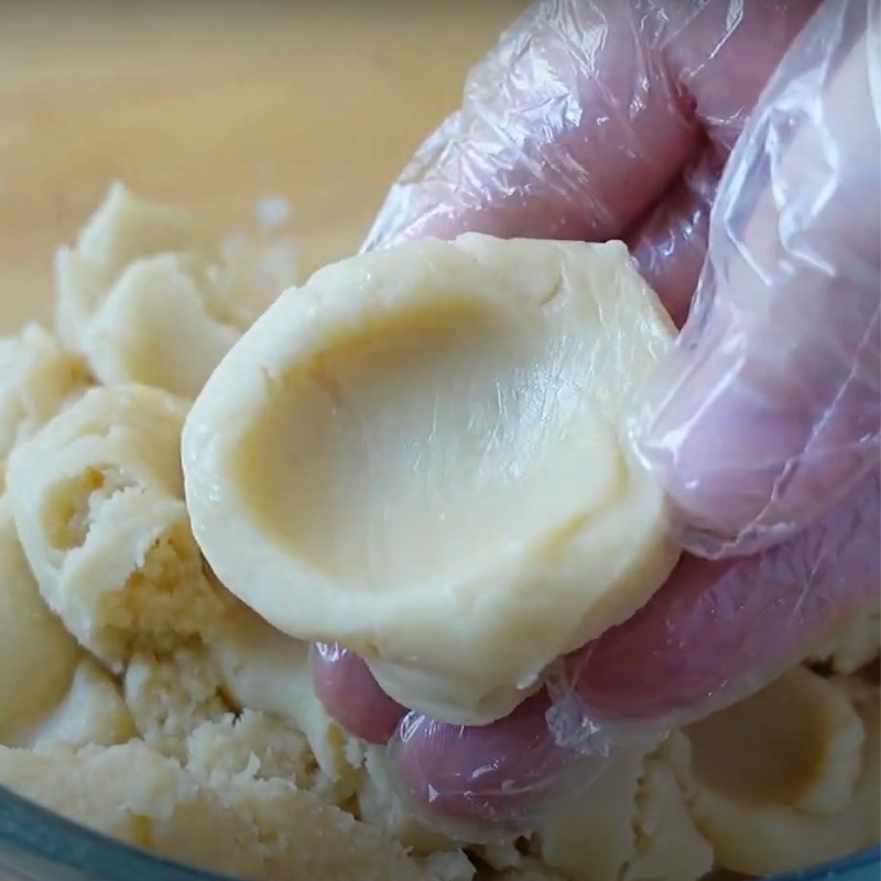 Bước 4 Làm vỏ bánh Bánh trung thu mochi khoai môn trứng muối