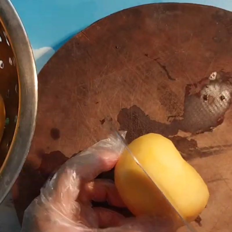 Step 2 Cut the persimmons Dried persimmons using an air fryer