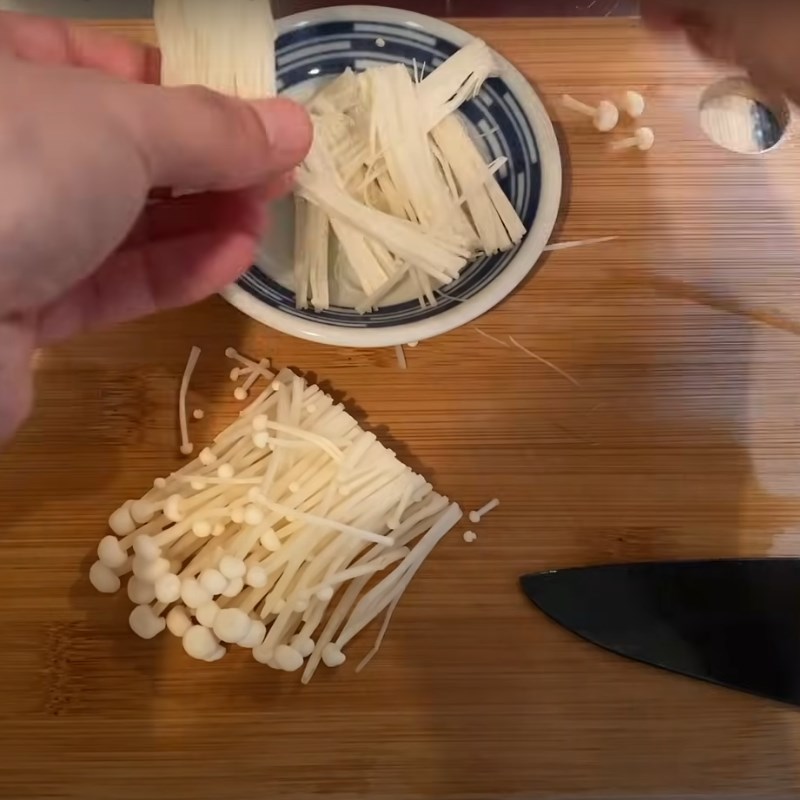 Bước 1 Sơ chế nguyên liệu Súp trứng miso