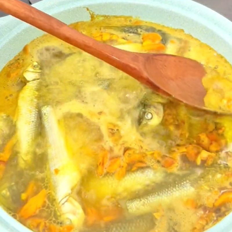 Bước 2 Kho cá Cá linh kho nghệ