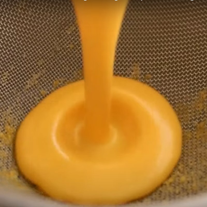 Bước 2 Làm nhân trứng muối tan chảy Bánh trung thu lava ngàn lớp