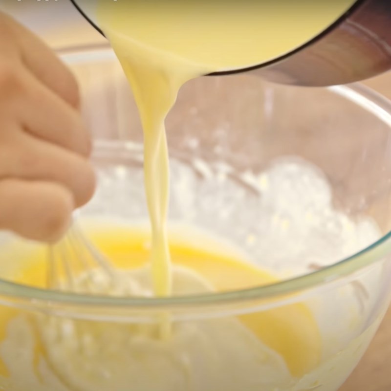 Bước 2 Làm nhân trứng sữa Bánh trung thu lava nhân trứng chảy