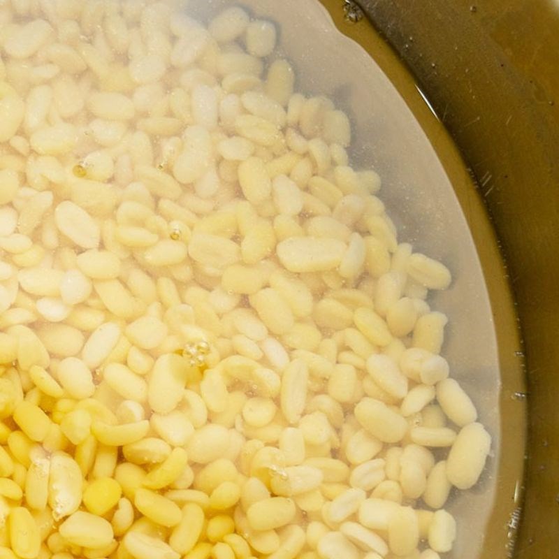 Bước 1 Ngâm đậu xanh Bánh pía trứng muối