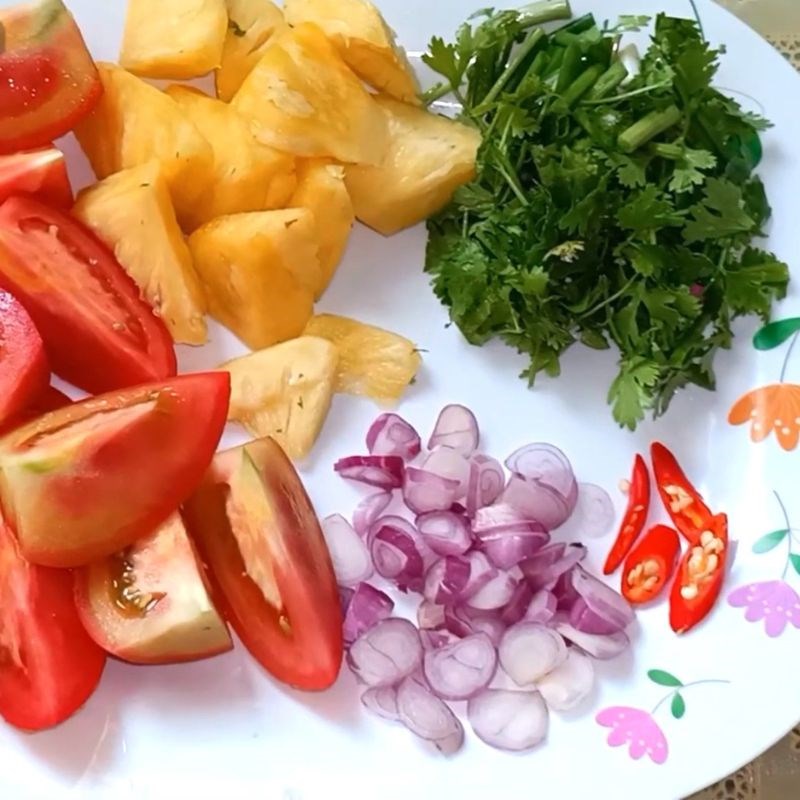 Bước 2 Sơ chế các loại rau Canh chua cá hố tươi nấu thơm