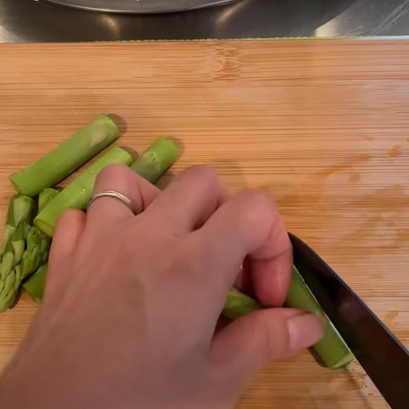 Bước 1 Sơ chế nguyên liệu Súp miso cà chua