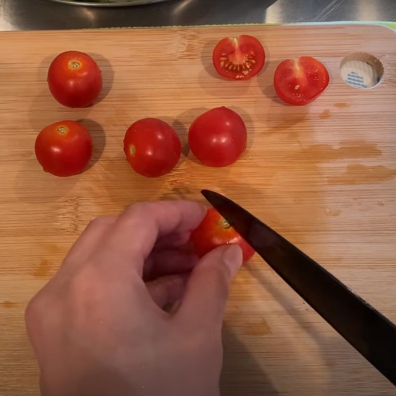 Bước 1 Sơ chế nguyên liệu Súp miso cà chua