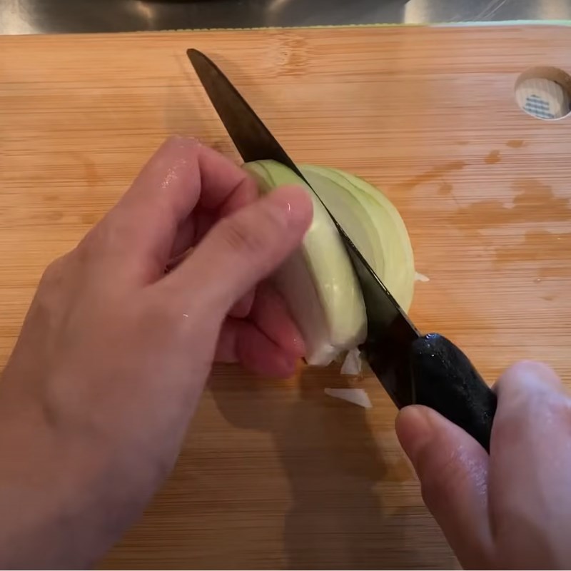 Bước 1 Sơ chế nguyên liệu Súp miso cà chua