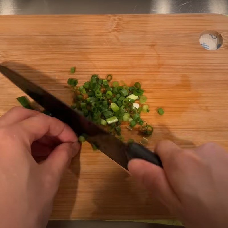 Bước 1 Sơ chế nguyên liệu Súp miso thịt heo (súp Tonjiru)