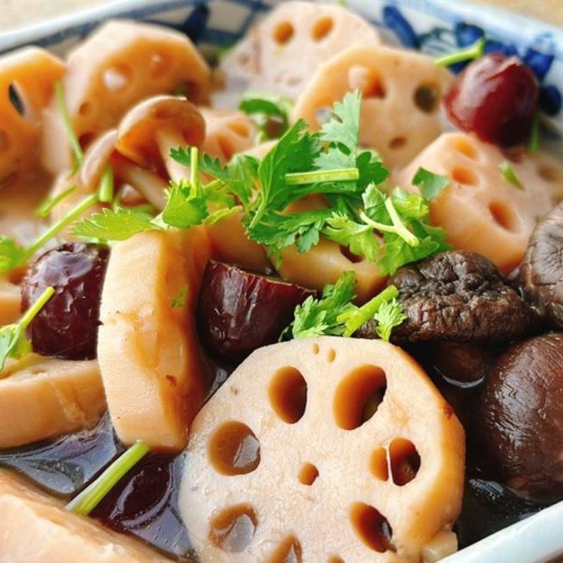 Bước 4 Thành phẩm Canh củ sen táo đỏ