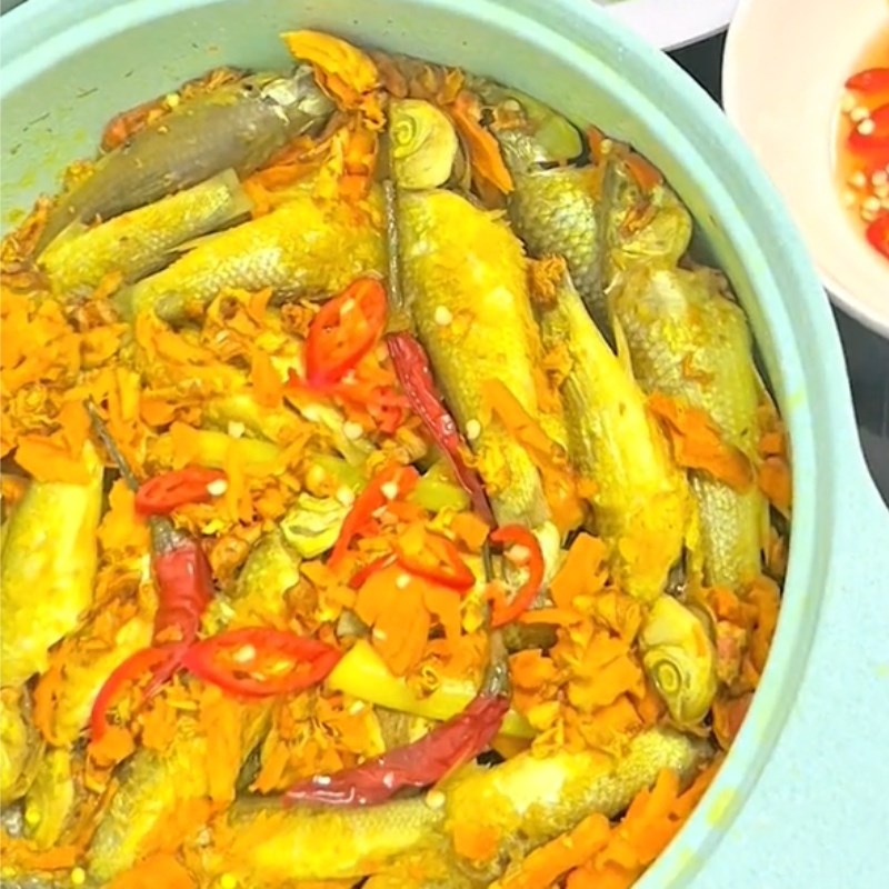 Bước 3 Thành phẩm Cá linh kho nghệ